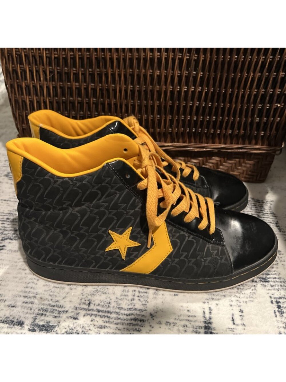Dwyane Wade Converse Pro Leather HI Size 10.5 Black Yellow - Picture 3 of 15